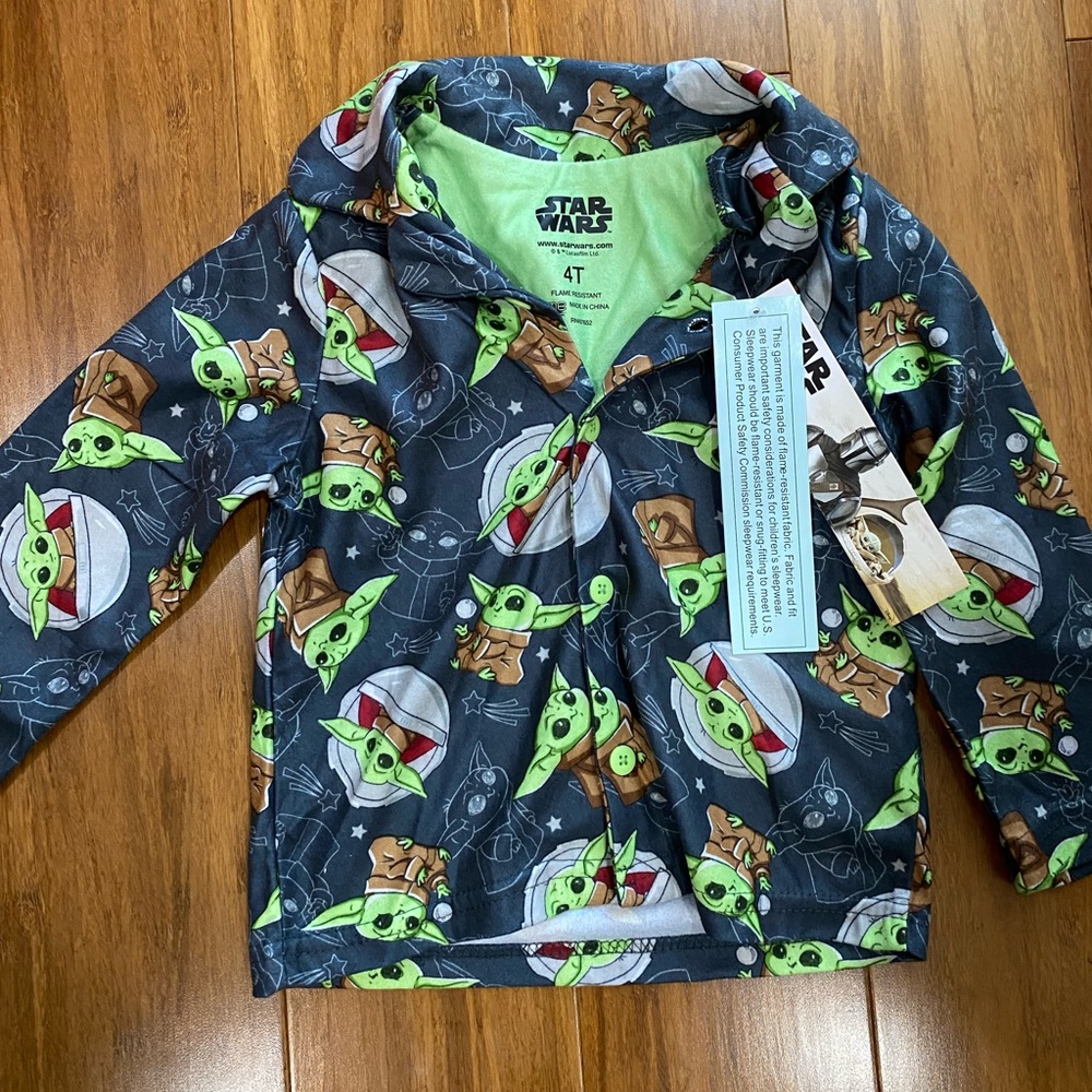 Star Wars Green and Black Baby Yoda Pajama Top